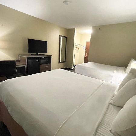 Super 8 By Wyndham St Charles Hotel Saint Charles Ngoại thất bức ảnh