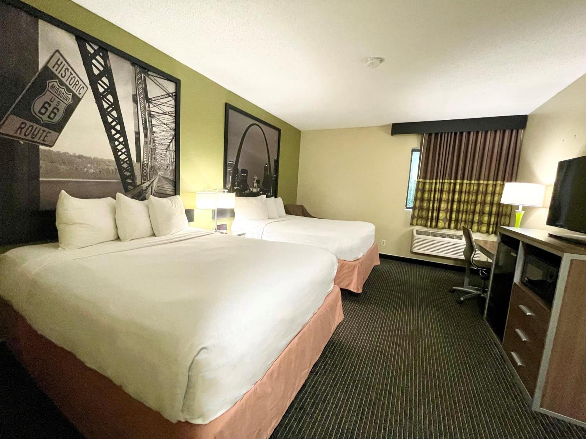 Super 8 By Wyndham St Charles Hotel Saint Charles Ngoại thất bức ảnh