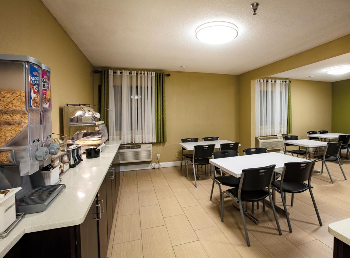 Super 8 By Wyndham St Charles Hotel Saint Charles Ngoại thất bức ảnh