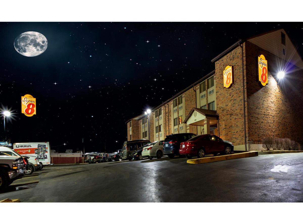 Super 8 By Wyndham St Charles Hotel Saint Charles Ngoại thất bức ảnh